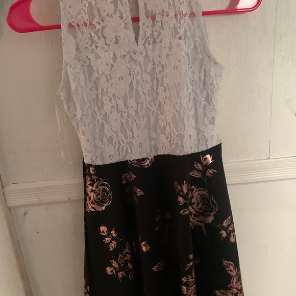 Dress - Picture 2 of 3